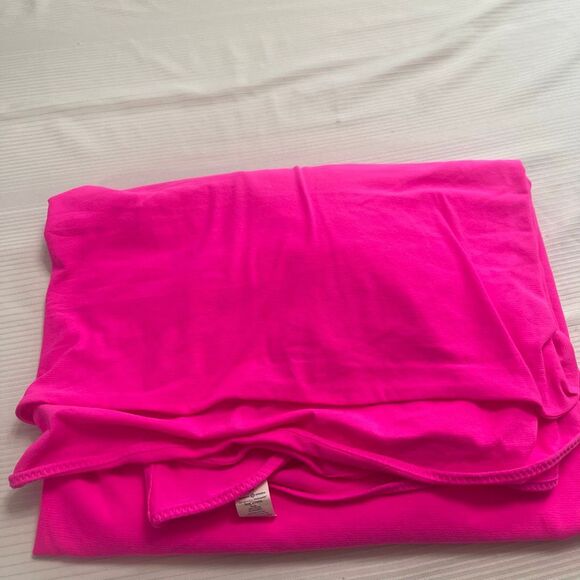 Lululemon Hot Pink Scarf Wrap One size Read Description - Picture 6 of 6